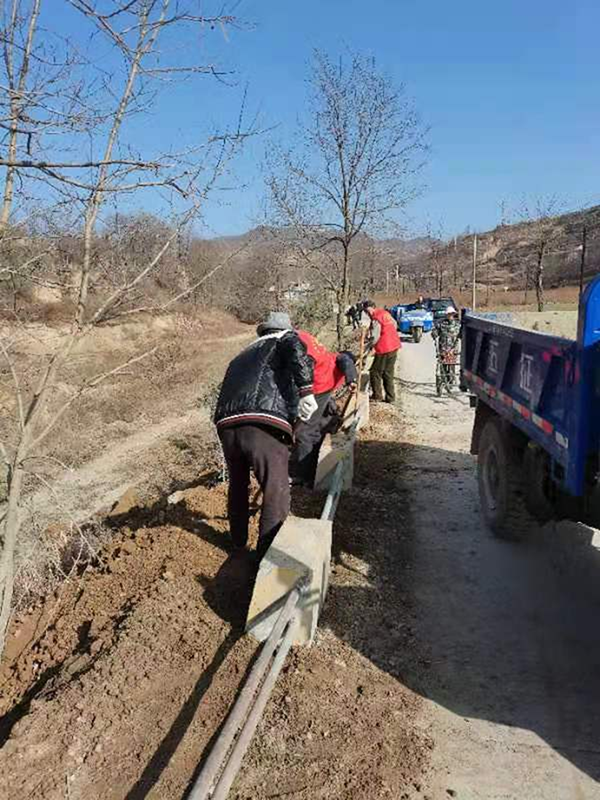兰州兰电驻村帮扶事情队全力推进姚宋村漂亮墟落建设 (3)(1).png